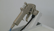 Thanks to the pressure regulator both the pump and the sprayed air pressures can be controlled.