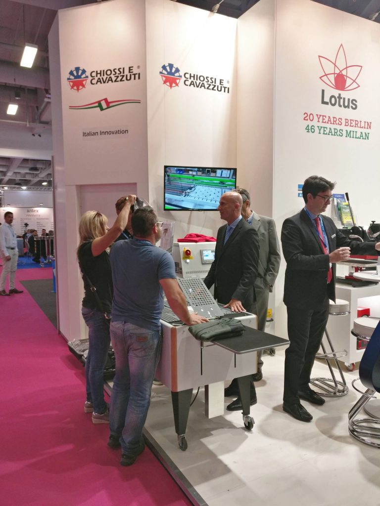 STAND CHIOSSI E CAVAZZUTI